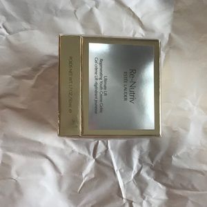 Re-Nutriv Estēe Lauder